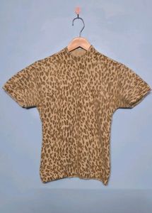 Leopard Print Knit Top