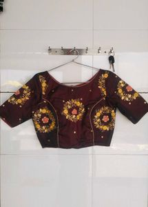 Elegant Embroidered Ethnic lehanga , blouse and du