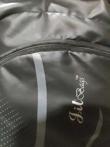 send offers school bag