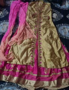 Royal Gold &amp; Pink Indo-Western Lehenga Choli Set �