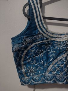 Stitched Lehnga With Dupatta