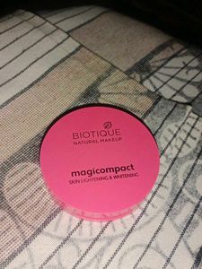 Biotique Magic Compact for Skin Lightening