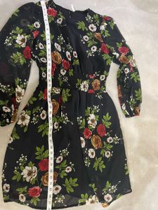 Chic Floral Print Black Dress