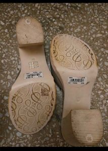 inc 5 nwt heels