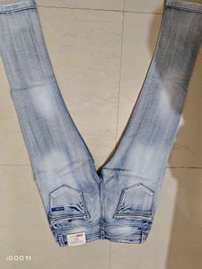 Men's Blue Washed Jeans