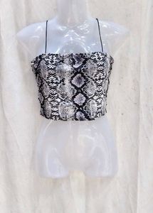 I. Stylish Snake Print Crop Top