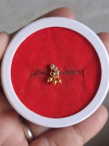 Elegant Gold Nose Pin