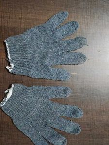Gray Knit Gloves