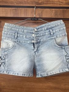 Cute Light Wash Denim Shorts