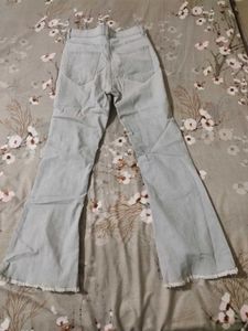 2 jeans -Light Wash Flare  and grey jean