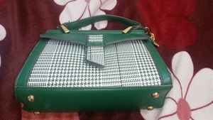 Chic Green Plaid Handbag
