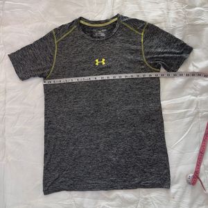Under Armour Men's T-Shirt