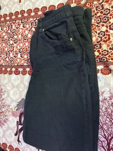 H&amp;M black Rugged jeans 👖