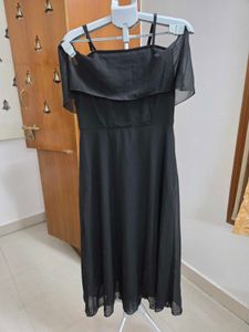 Elegant Black Cold Shoulder Midi Dress