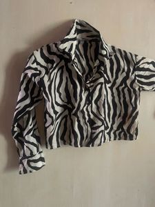 ZARA zebra Print Crop Shirt