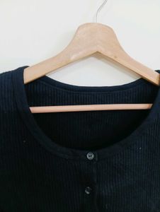Black Button-Up Cropped Cardigan
