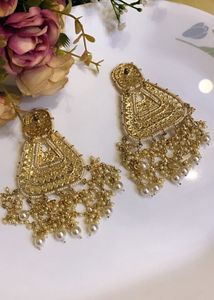 Exquisite Pearl &amp; Kundan Jhumka Earrings