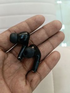 new Black Wireless Earbuds with Charging Case