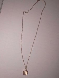 Elegant Round Pendant Necklace