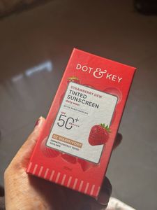 The Body Shop Strawberry Face Yogurt