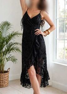 Elegant Black Velvet Midi Dress