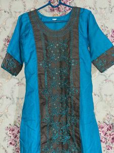 Elegant Blue Embroidered Kurta
