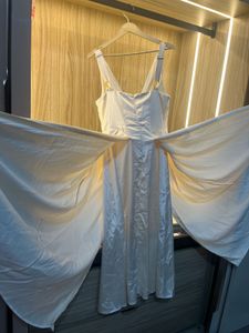 Elegant Cream V-Neck Midi Dress