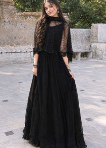 skirt top with hendwork cap