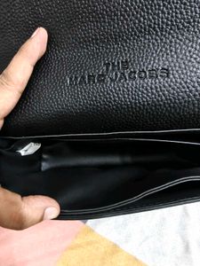 smart sling bag in black