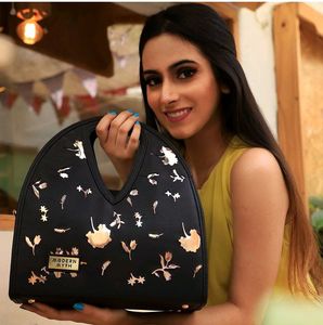Branded Bag 🖤