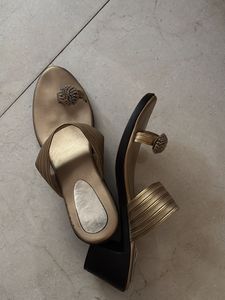 Ethnic Footwear Women