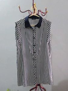 Chic Striped Sleeveless Blouse