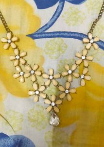 Chic Flower Pendant Necklace
