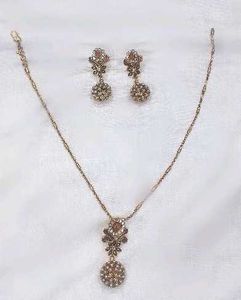 Elegant Necklace and Earring Set