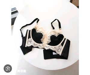 Lace Trimmed Black Brawith brief 👍