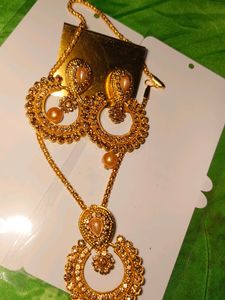 Beautiful Golden Kundan Nackless With Heavy Earing