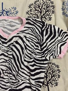 Zebra Print V-Neck ruched hem T-Shirt