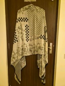 Elegant Cream Kurta Set with Black Embroidery XL