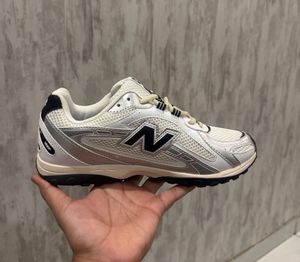 New Balance 204L Sneakers