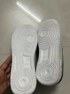 SIZE 10 Stylish Nike Air Sneakers