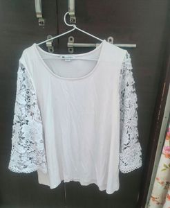 T-SHIRT for girls/women with beautiful sleeves
