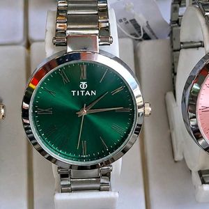 Titan Gold Watches - Elegant &amp; Timeless