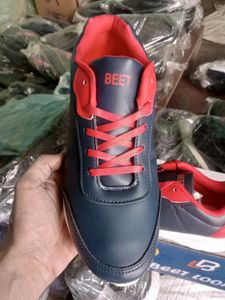 NEW NO USED SPORTS SHOES FOR MEN.