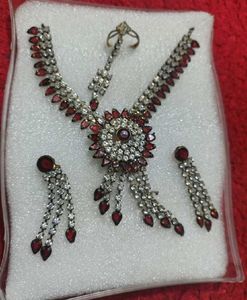 Stunning Red &amp; White Stone Jewellery Set