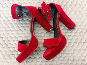 👠Chic Burgundy Platform Heels👠
