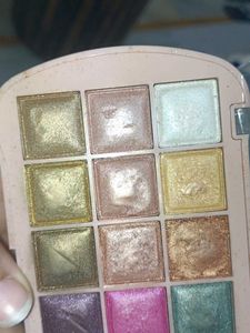 Eyeshadow Palette - 18 Colors!