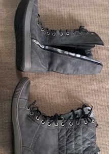 Clarks(New) *bendable* Stylish dark grey Boots