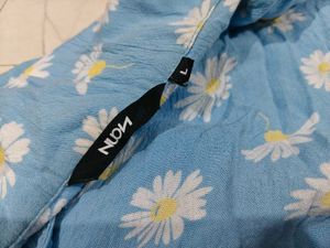 Westside Cute Blue Daisy Print Button-Up Top