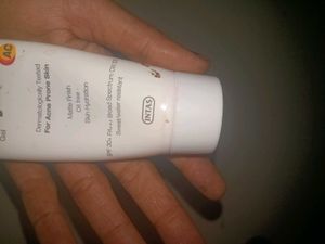 Blynds Sunscreen Gel for Acne Prone Skin