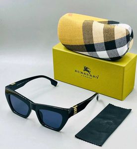 Burberry Sunglasses unisex